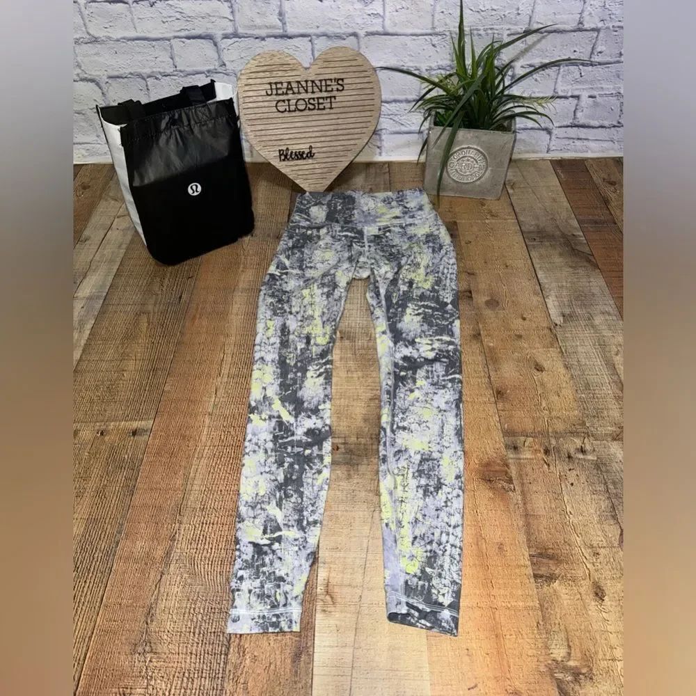 Lululemon Wunder Train High-Rise Tight  25"
Cinder Grain Smoked Spruce Multi